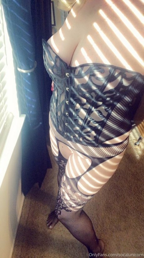 dünnes weißes mädchen nur fans exklusive hd foto