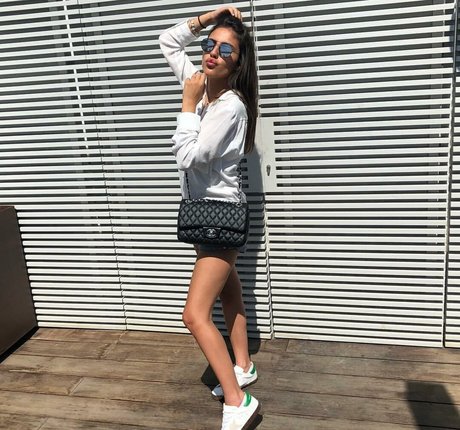 Meshi Malka xxx nette galerie