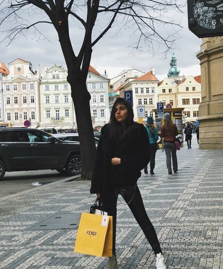 Meshi Malka erotische pornografische fotos