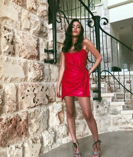 Meshi Malka nackt kostenlose bilder