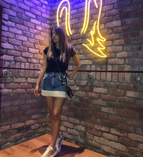 Meshi Malka top exklusive bilder