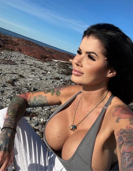 Max La Gaspesienne pornostar schöne galerien