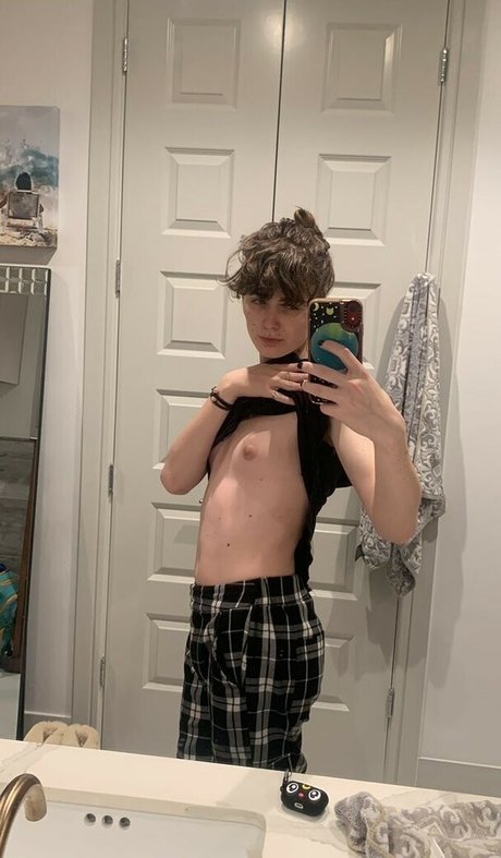 Newdle Head Bella erwachsene nacktheit galerie