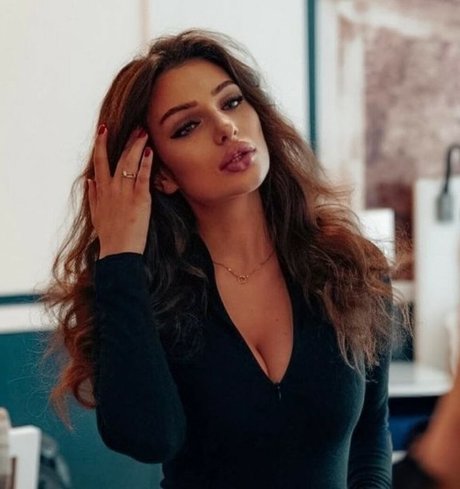 Anastasia Gavrish schöne erotische bild