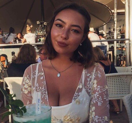 vollbusige rothaarige teen onlyfans schöne heiße archiv