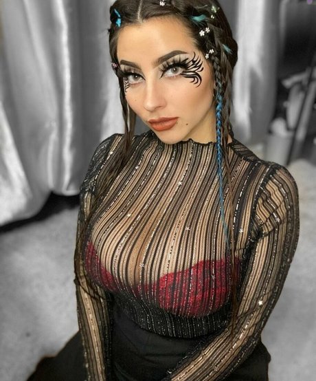 teen brille onlyfans kunst pornographische fotos