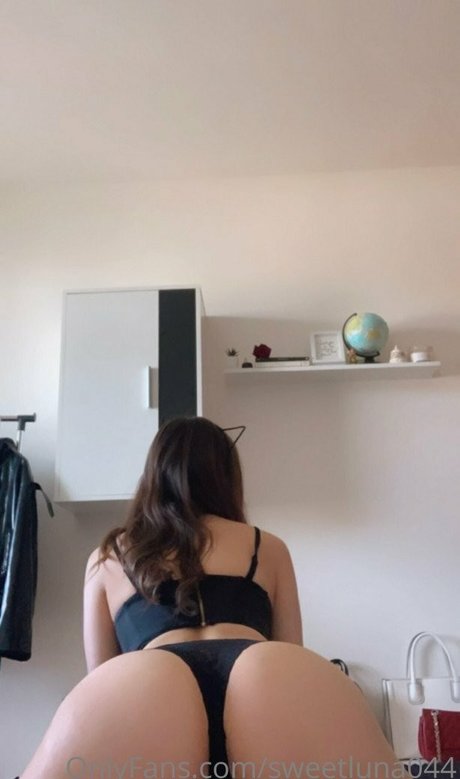 Naomy J xxx exklusive fotos