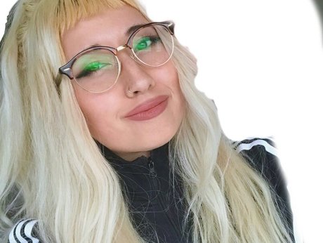 Sinneddonut model hd bilder