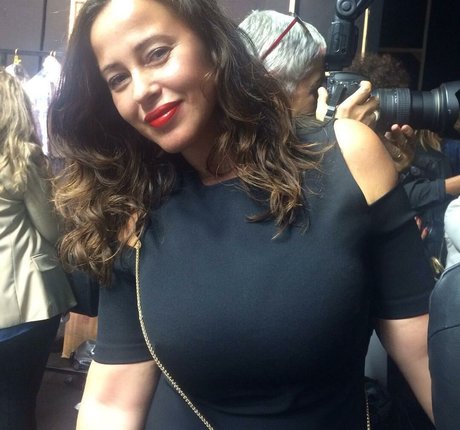 Serena Roberti sexy erwachsene fotos