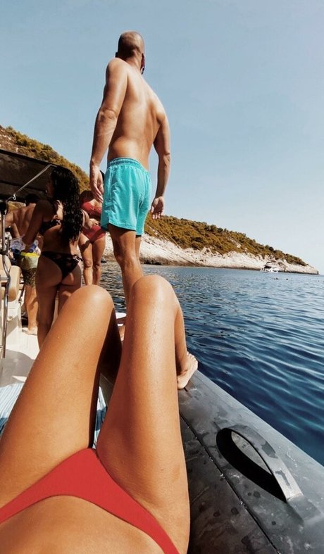 Tara Yazdi hübsche freie galerien