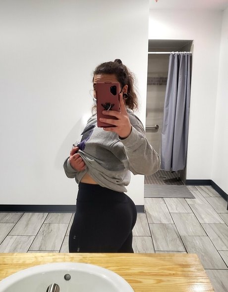 hatchbackhoe model nacktheit bilder