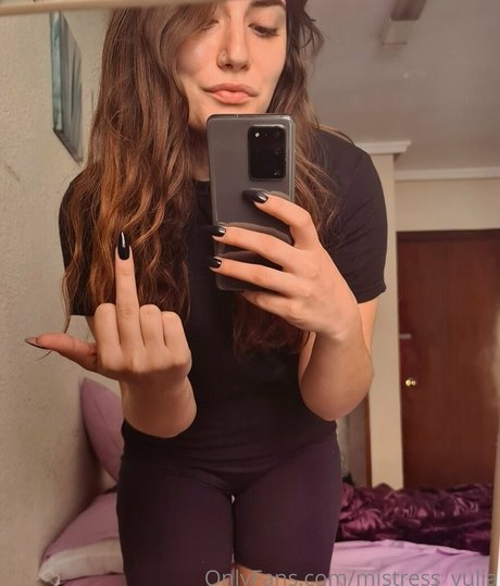 findomylia model akt foto