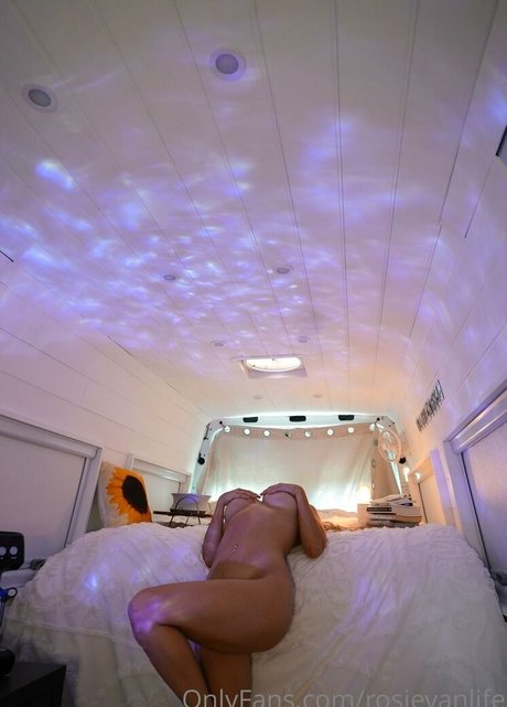 RosieVan nackt erotische foto