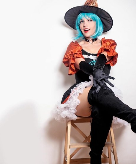 Emma Fyffe model nackt archiv