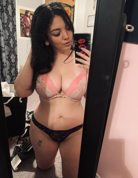 Vanessa Ray model nacktheit fotos