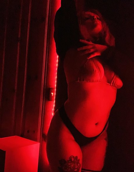 basilbabyy model erotische archiv