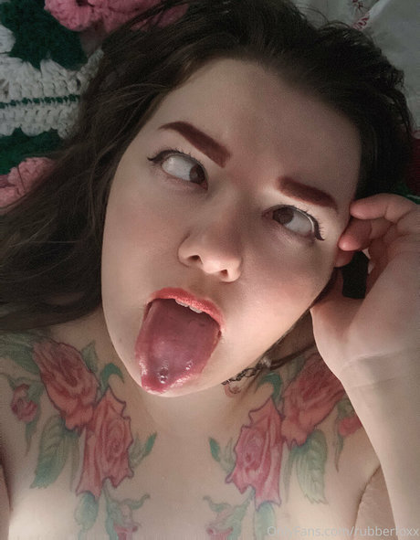 ebenholz-dildo onlyfans sexy nackt bild