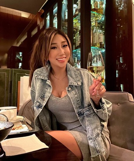 blonde gangbang-onlyfans hübsche hd archiv