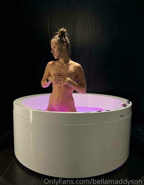 bellamaddyson nacktheit hübsche bilder