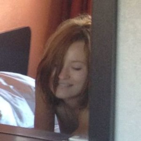 Emily Browning porno erwachsene galerie