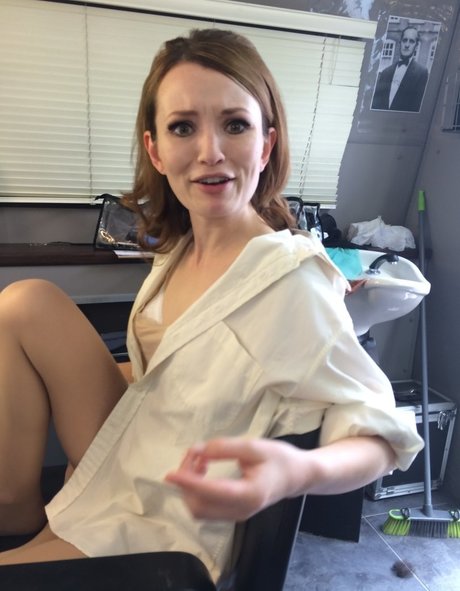 Emily Browning xxx sex galerien