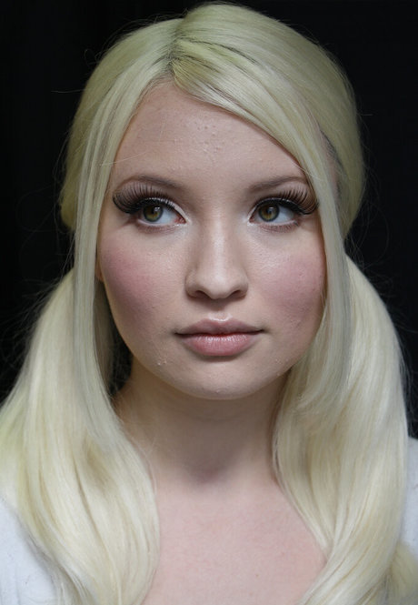 Emily Browning hübsche erwachsene archiv