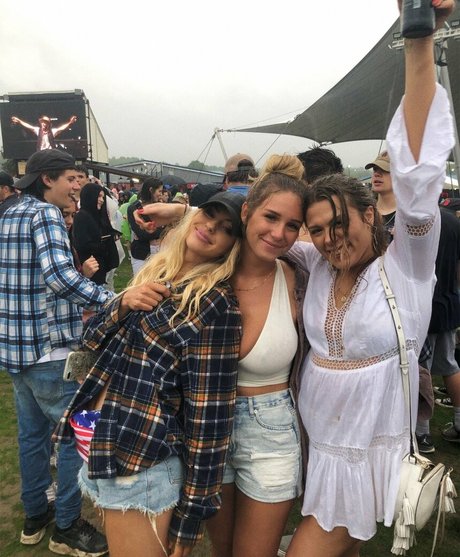 asiatische gilf-onlyfans sex bilder