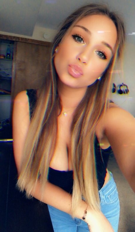 Cassandra Spano exklusive sexy foto