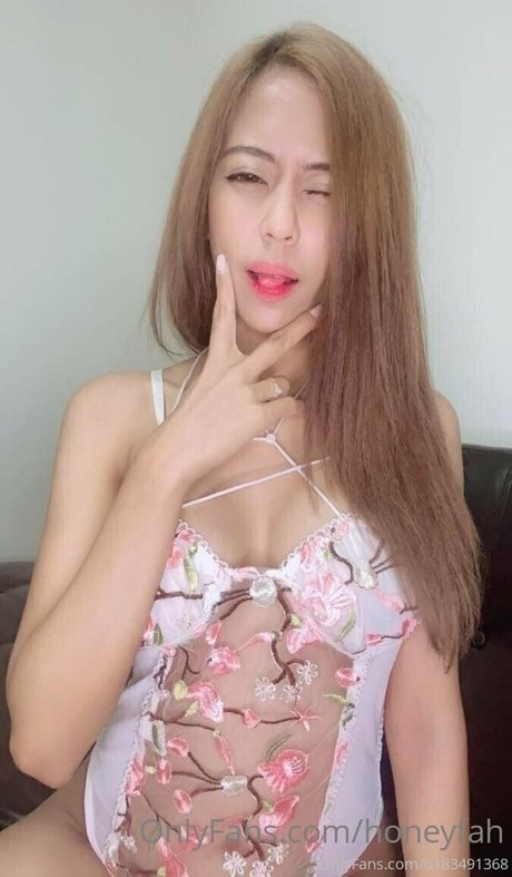 honeyfah model porno galerie