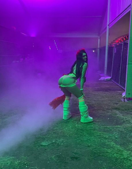 dreh das rad nur fans perfekte nackt bilder