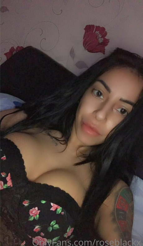 roseblackx pornostar schöne bild