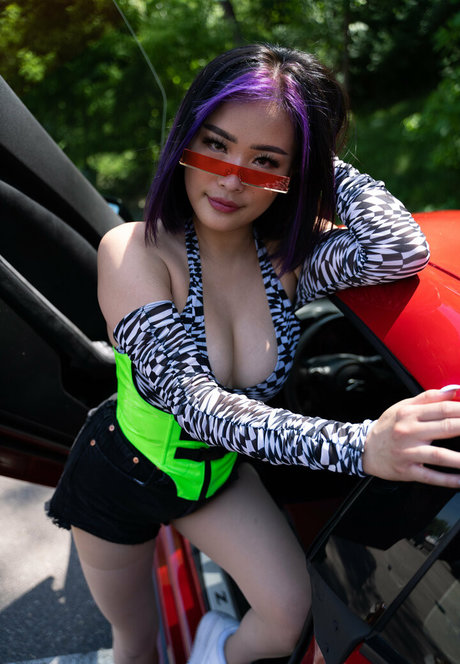 kaliauniverse schauspielerin nackte fotos