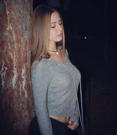 Elena Lagou heiße pornografische bilder