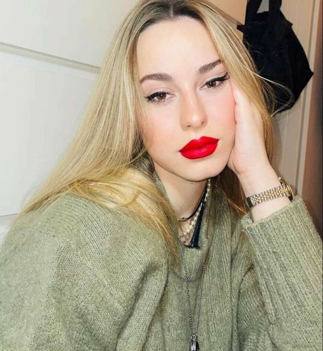 Elena Lagou schauspielerin top galerien