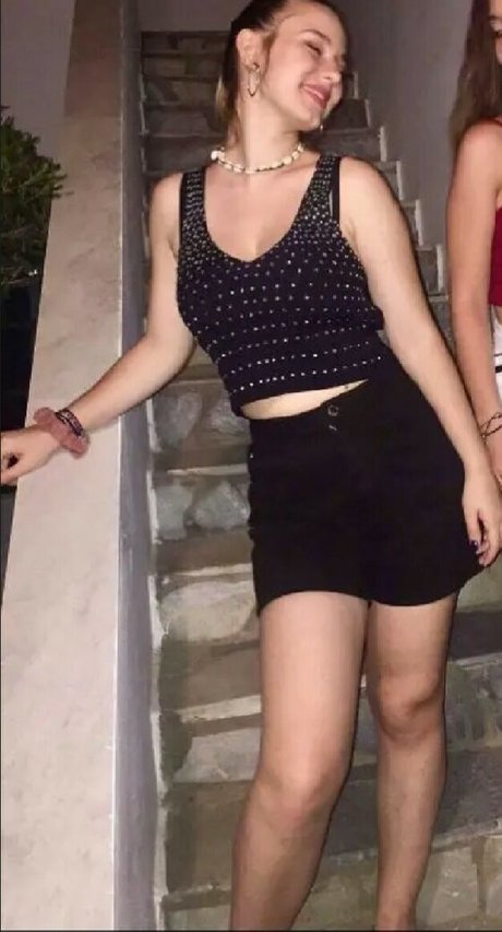 Elena Lagou nackt freie bild