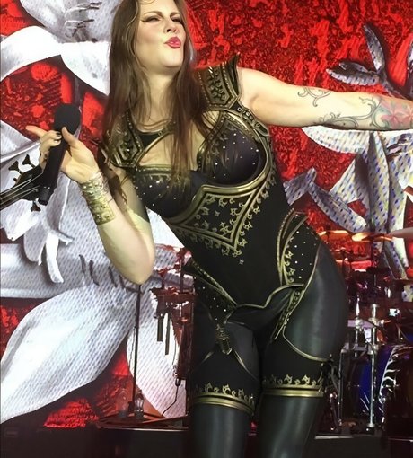 Floor Jansen perfekte exklusive bilder