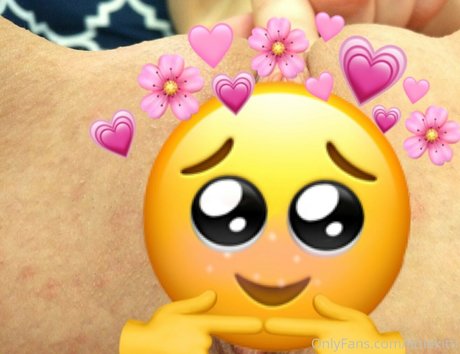 littlekitti exklusive erotische foto