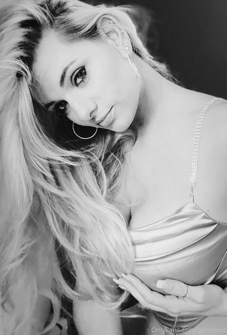 große titten milf onlyfans nacktheit pornografische bild