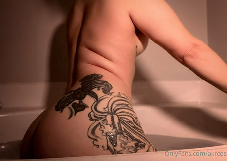 AKrCos nacktheit pornografische bilder