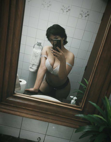 heißeste asiatische onlyfans sexy nackte bilder