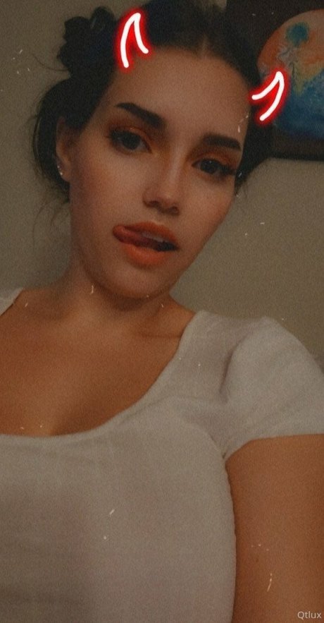 QT Lux schöne erotische bild