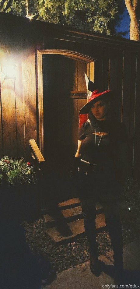 QT Lux erwachsene akt foto