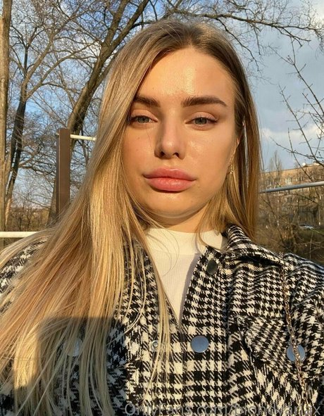 blondyariax hübsche exklusive fotos