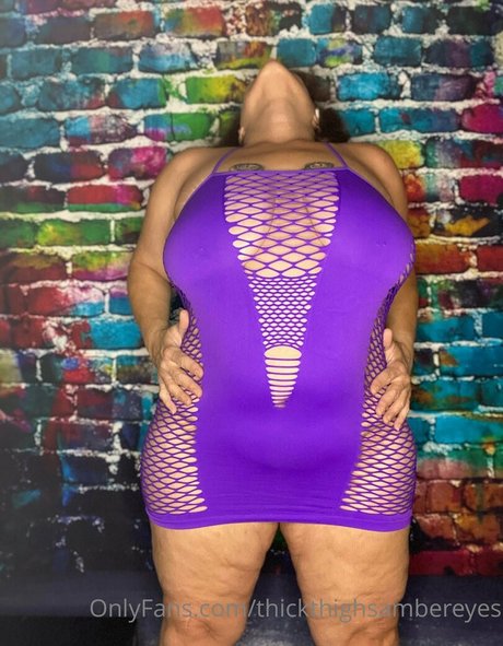 thickthighsambereyes nackt bild