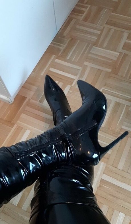 distannce kunst galerien