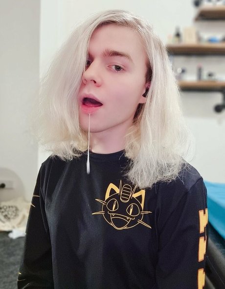 TipsyMinx model akt bild