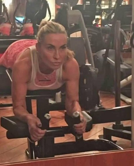 dicke trans-onlyfans kunst nackten foto