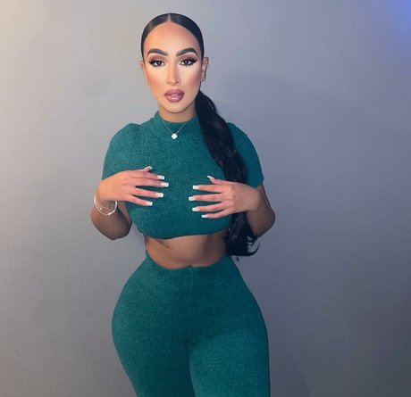 Omaima Benamre kostenlose heiße archiv