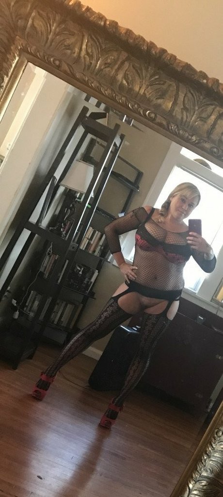 Brandy Talore nackt heiße bild