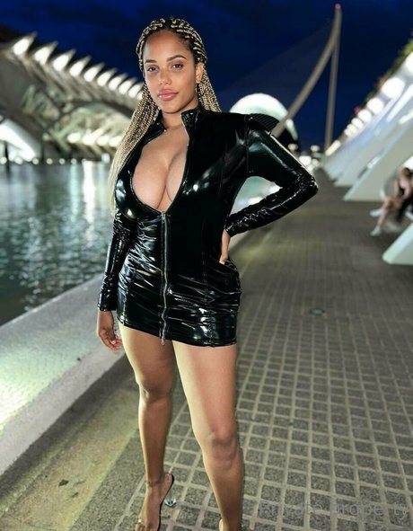 lesben strapon onlyfans perfekte nette foto